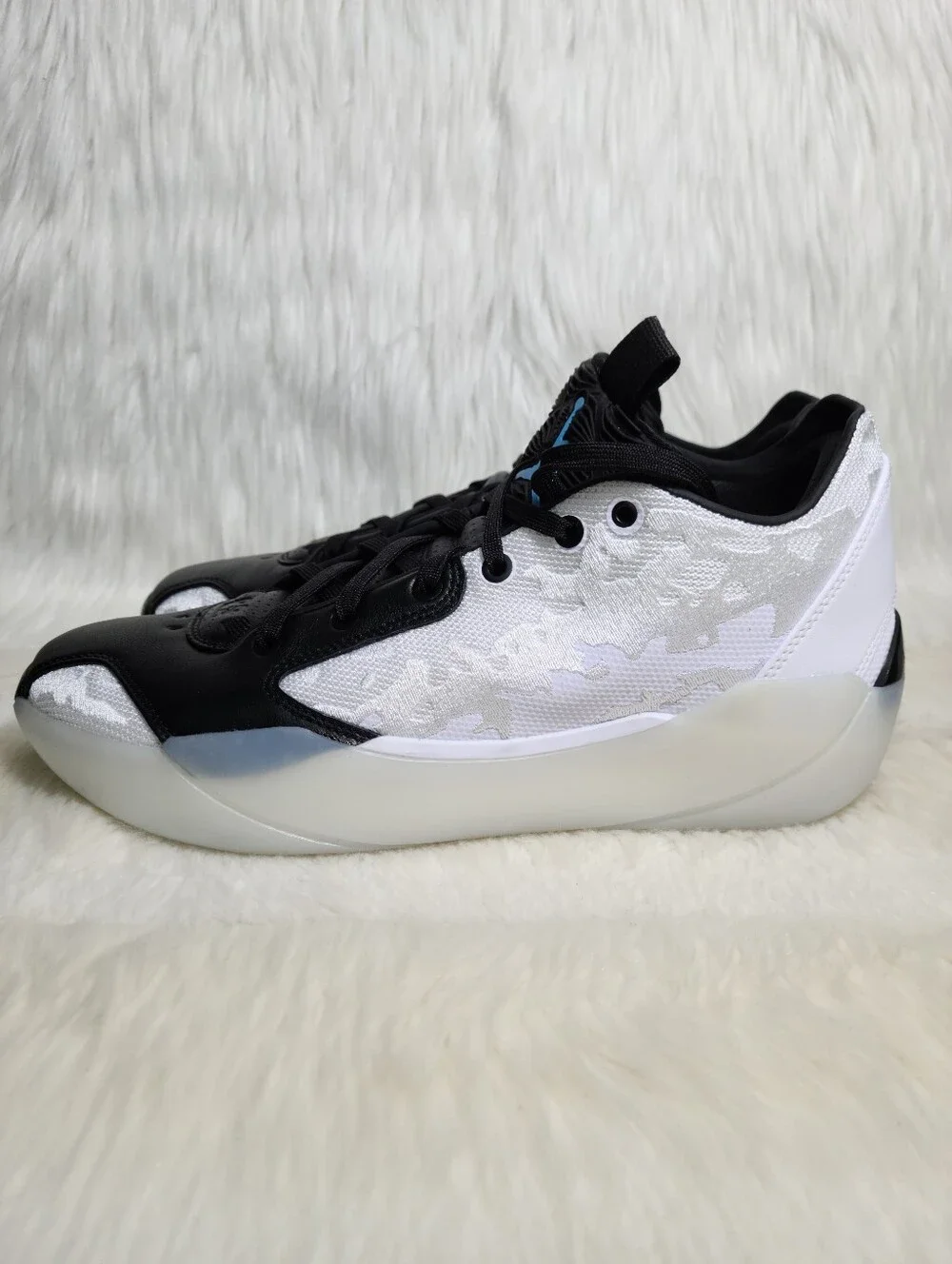 Nike Jordan 39 Croix White Black Blue Men 9.5 NEW
